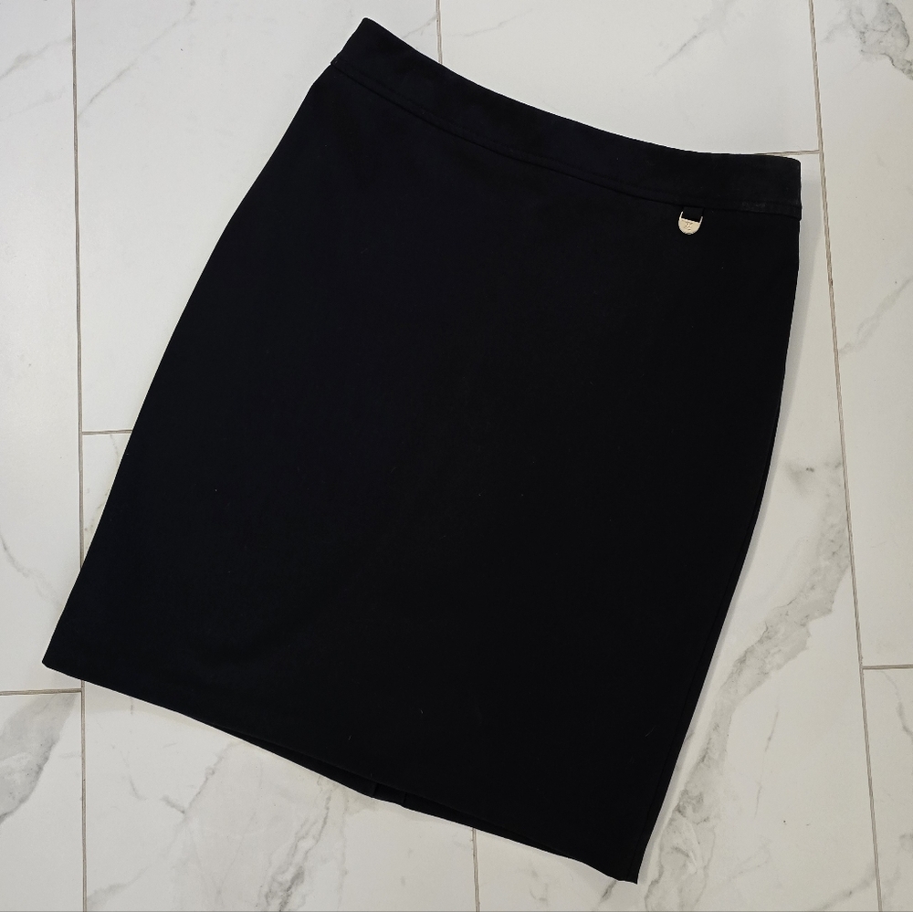 New York & Company Classic Black Pencil Skirt
